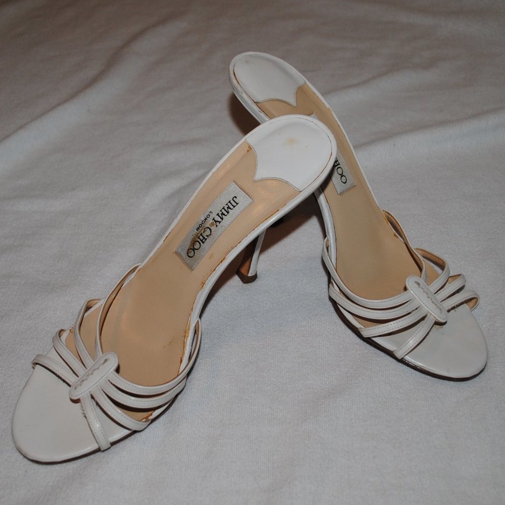 SZ 9.5 WHITE LEATHER JIMMY CHOO, 4IN HEELS